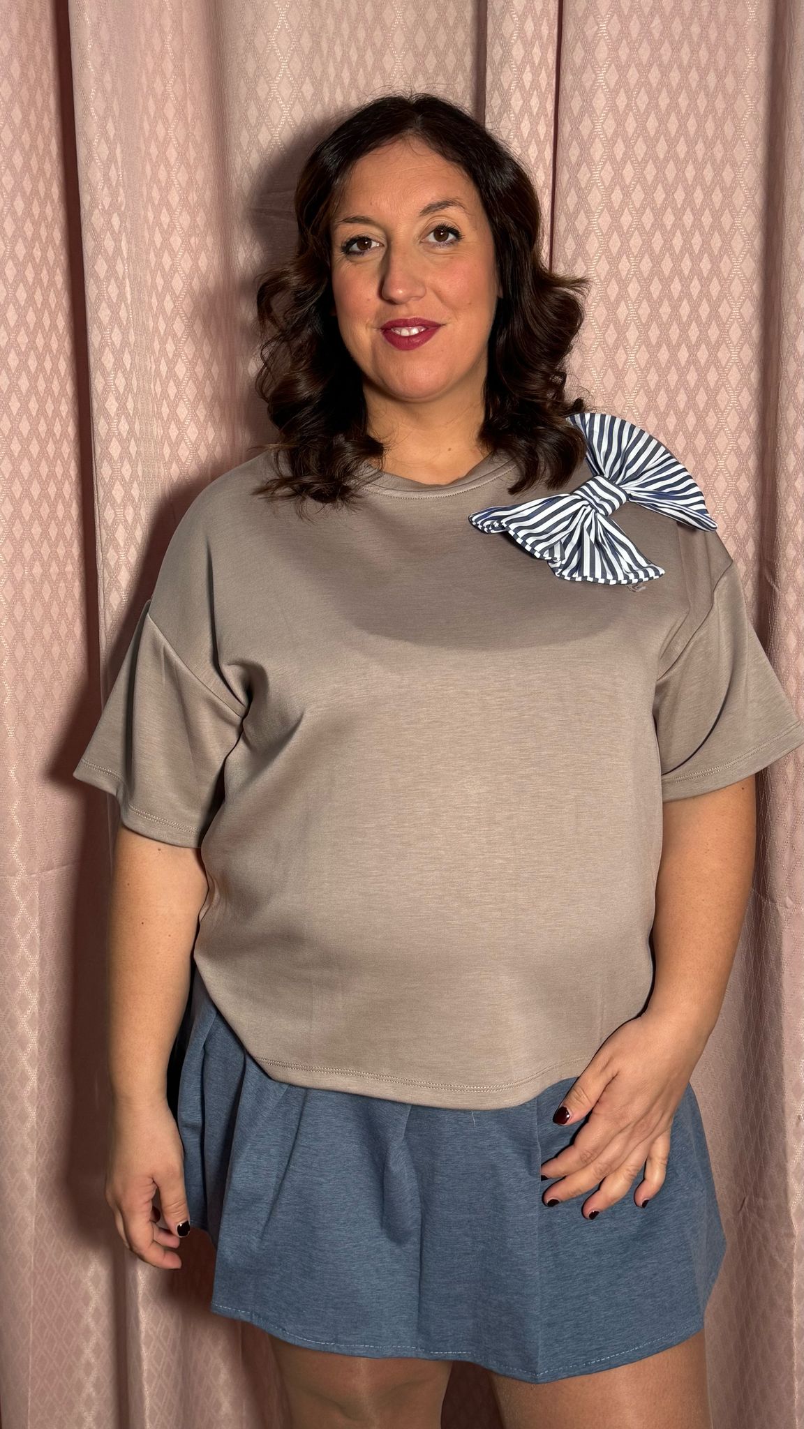 T shirt con fiocco a righe